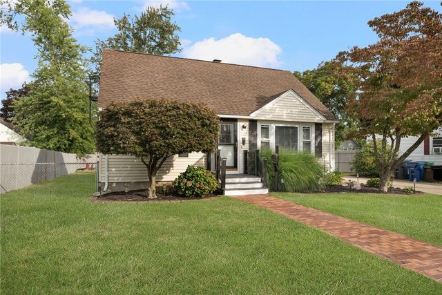 $382,500 | 118 Airway Road, Warwick, RI 02886