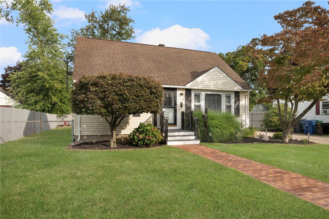 118 Airway Road Warwick, RI 02886 - Photo 2 of 39 Gallery Image 2