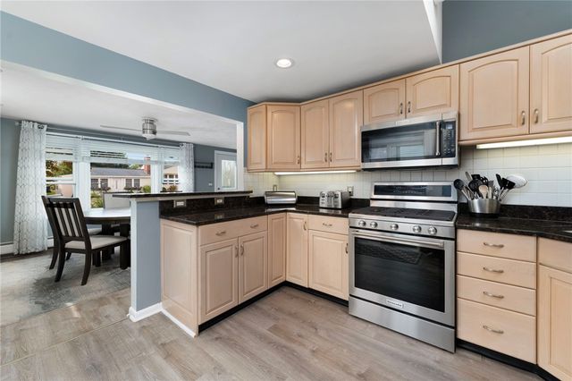 $382,500 | 118 Airway Road, Warwick, RI 02886