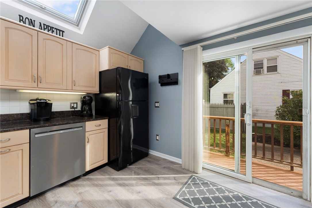 118 Airway Road Warwick, RI 02886 - Photo 8 of 39 Gallery Image 8