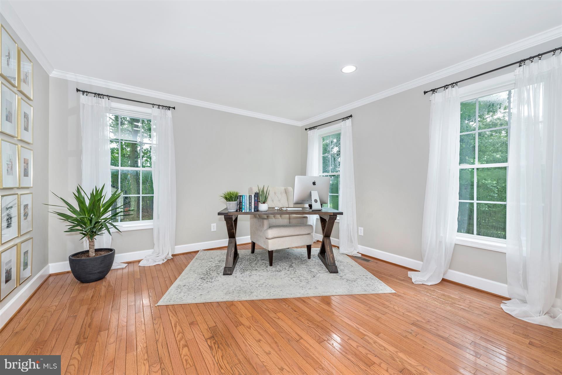 10732 Liberty Road Frederick, MD 21701 - Photo 10 of 30 Living Room...