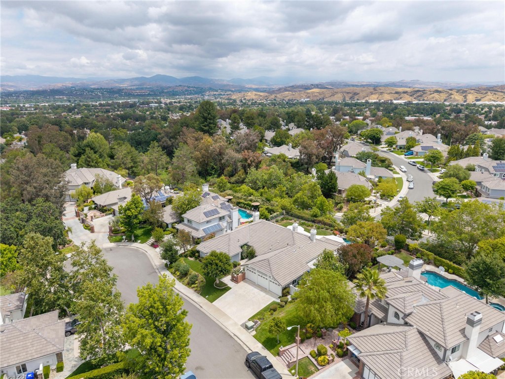26072 Charing Cross Road Valencia, CA 91355 - Photo 49 of 105