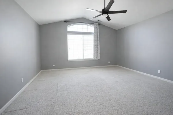 $2,600 | 1084 Park Hill Circle, Unit 1084, Aurora, IL 60502