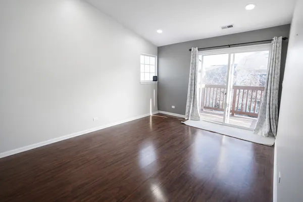 $2,600 | 1084 Park Hill Circle, Unit 1084, Aurora, IL 60502