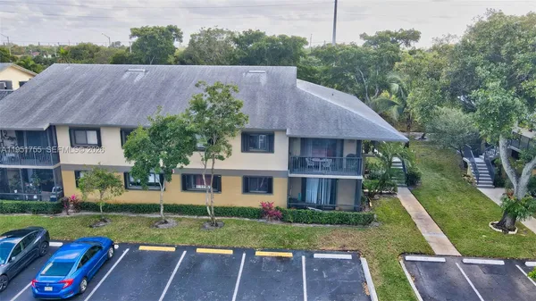 $269,000 | 588 Trace Circle, Unit 211, Deerfield Beach, FL 33441