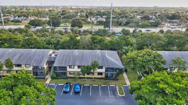 $269,000 | 588 Trace Circle, Unit 211, Deerfield Beach, FL 33441