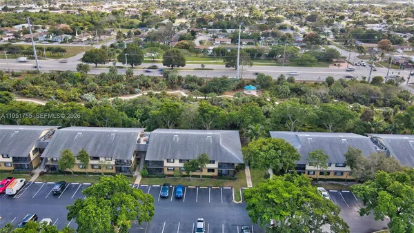 $269,000 | 588 Trace Circle, Unit 211, Deerfield Beach, FL 33441