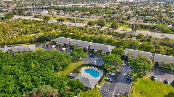 $269,000 | 588 Trace Circle, Unit 211, Deerfield Beach, FL 33441