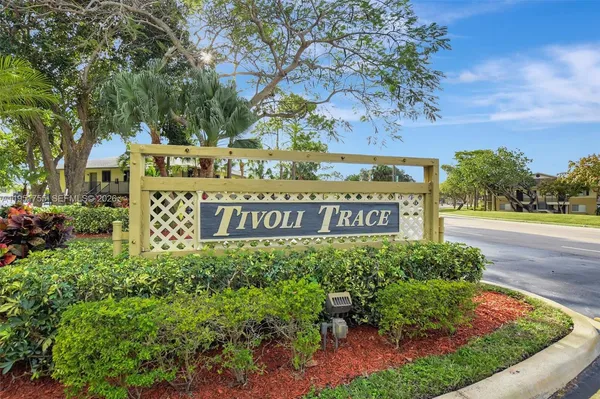 $269,000 | 588 Trace Circle, Unit 211, Deerfield Beach, FL 33441