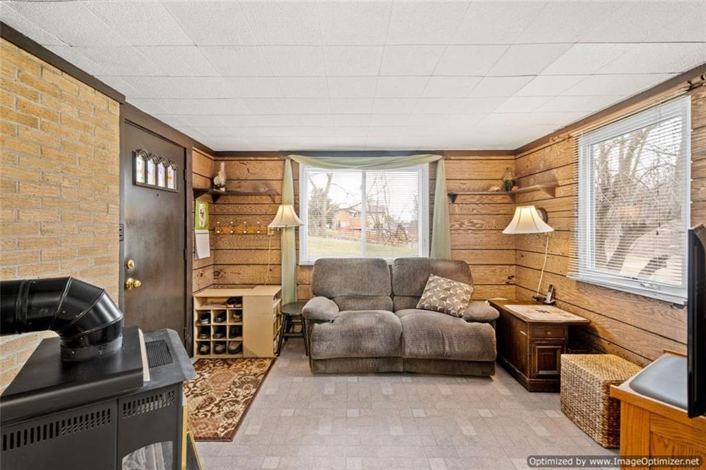 228 Bateman Road Oakdale, PA 15071 - Photo 5 of 25 Gallery Image 5
