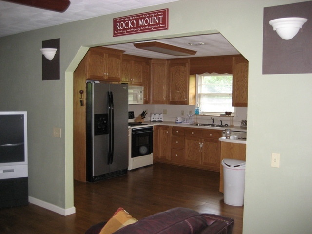 160 Highfield Road Rocky Mount, VA 24151 - Photo 17 of 39 Kitchen