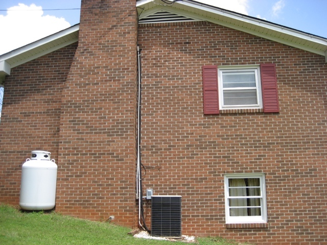 160 Highfield Road Rocky Mount, VA 24151 - Photo 10 of 39 Side of Home