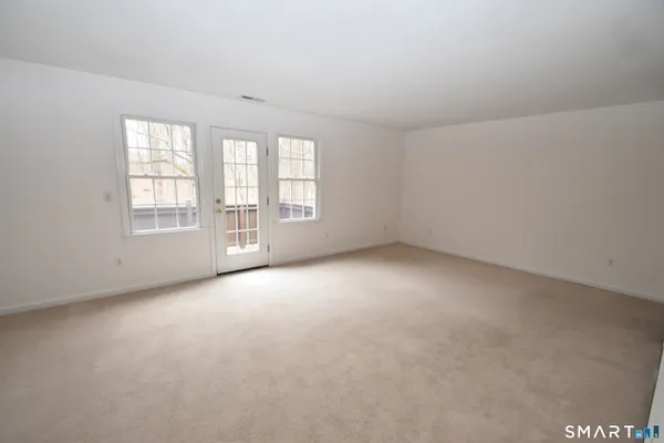 $3,300 | 109 Overshot Drive, Unit 109, Glastonbury, CT 06073