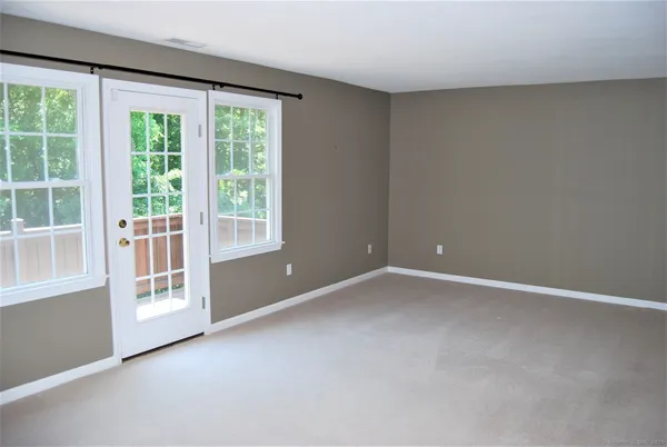 $3,300 | 109 Overshot Drive, Unit 109, Glastonbury, CT 06073