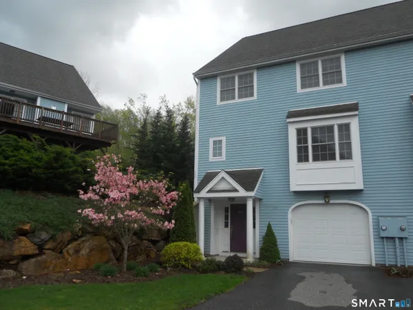 $3,300 | 109 Overshot Drive, Unit 109, Glastonbury, CT 06073