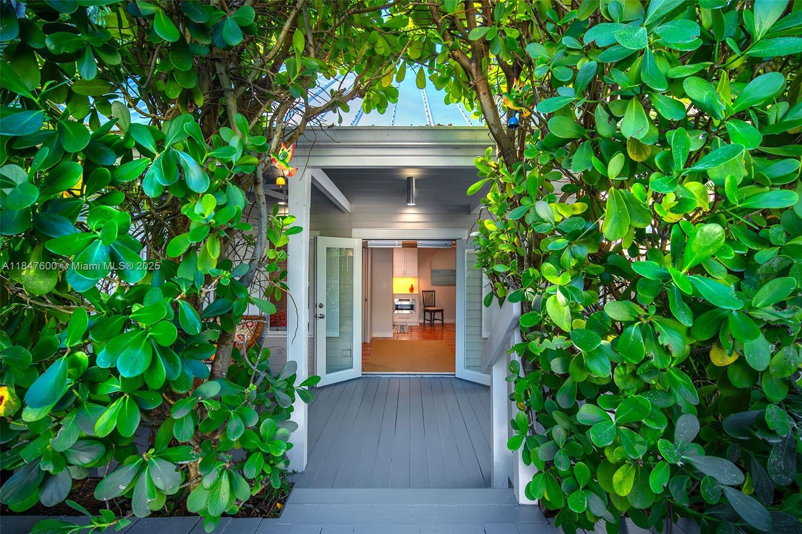 1114 Packer Street Key West, FL 33040 - Photo 31 of 98