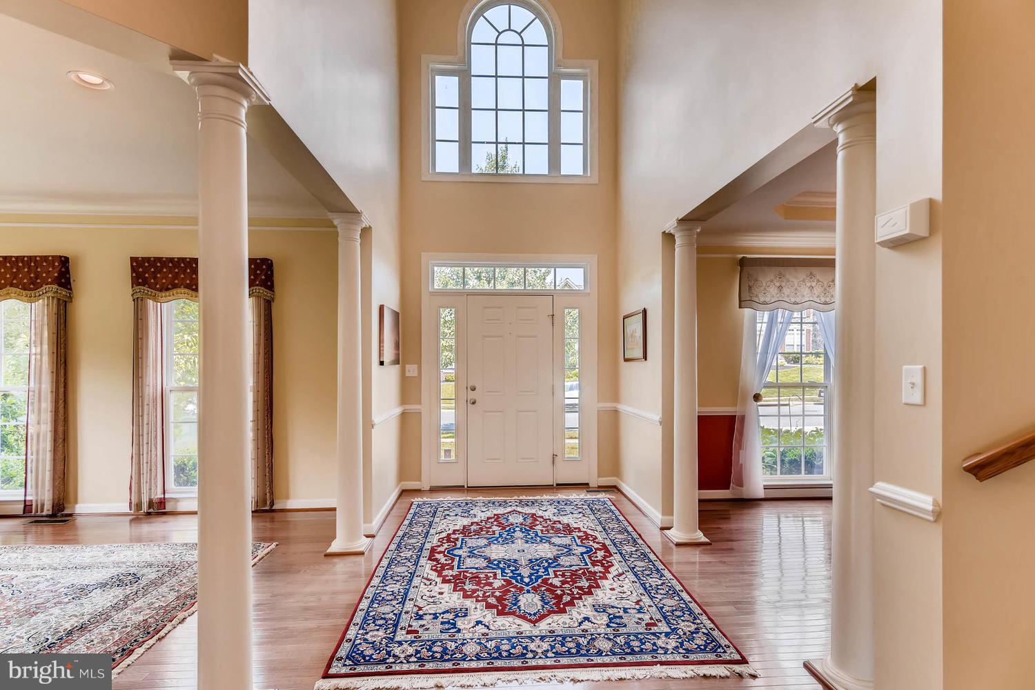 Two-story foyer