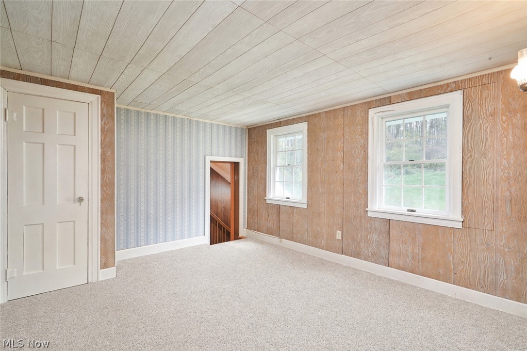 535 Crystal Lake Road Akron, OH 44333 - Photo 30 of 40 virtually staged carpet.
This bedroom on the second floor has a pass through to rear stairs and bonus room above the family room.