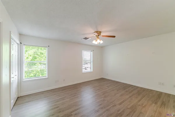 $1,300 | 203 Rue D 'Iberville, Houma, LA 70360