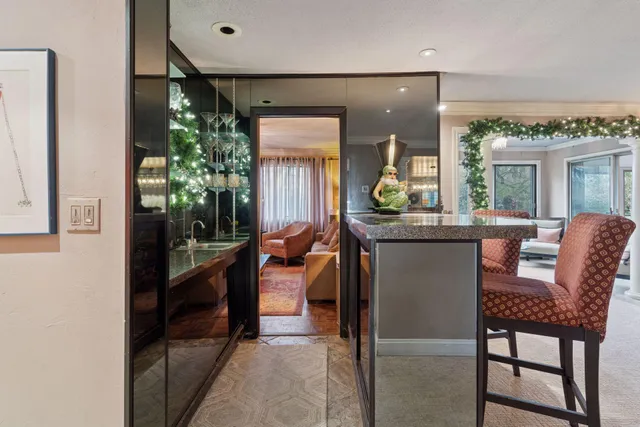 $185,000 | 3076 Lexington Avenue North, Unit A6, Roseville, MN 55113