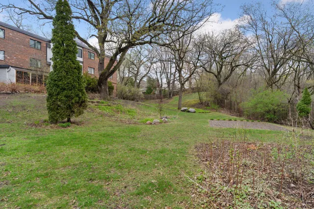 $199,900 | 3076 Lexington Avenue North, Unit A6, Roseville, MN 55113