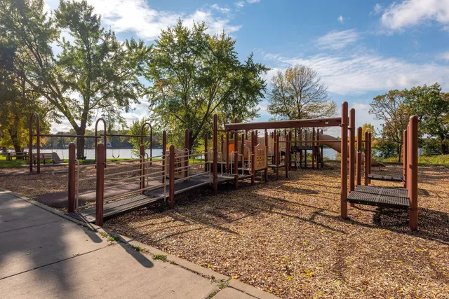 $199,900 | 3076 Lexington Avenue North, Unit A6, Roseville, MN 55113