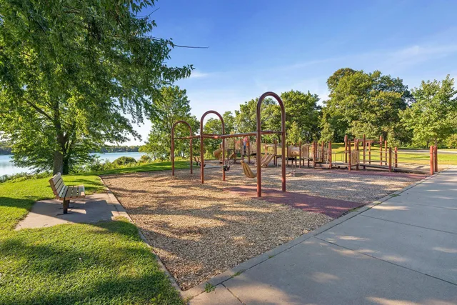 $199,900 | 3076 Lexington Avenue North, Unit A6, Roseville, MN 55113