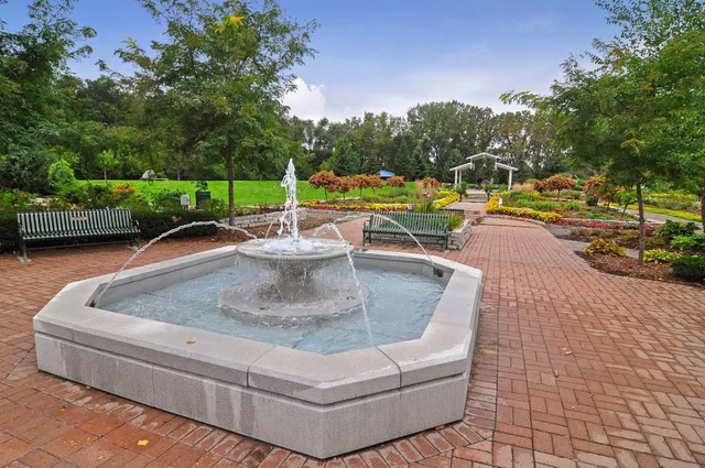 $185,000 | 3076 Lexington Avenue North, Unit A6, Roseville, MN 55113