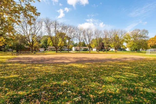 $199,900 | 3076 Lexington Avenue North, Unit A6, Roseville, MN 55113