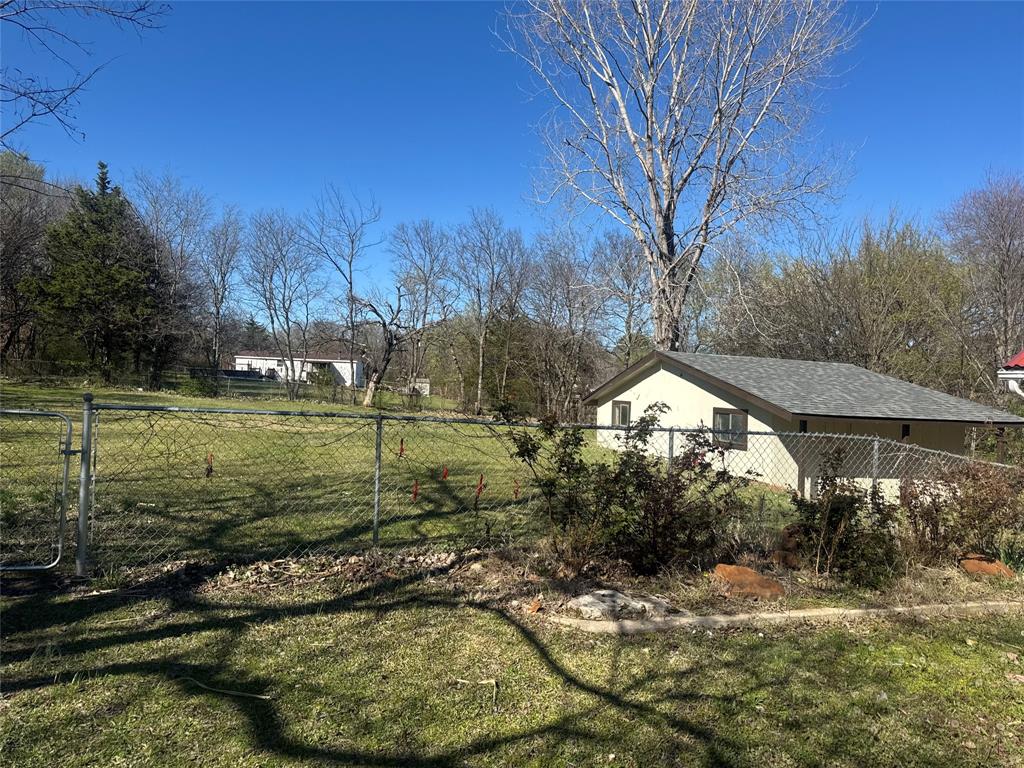 429 East Hanna Street Denison, TX 75021 - Photo 29 of 30