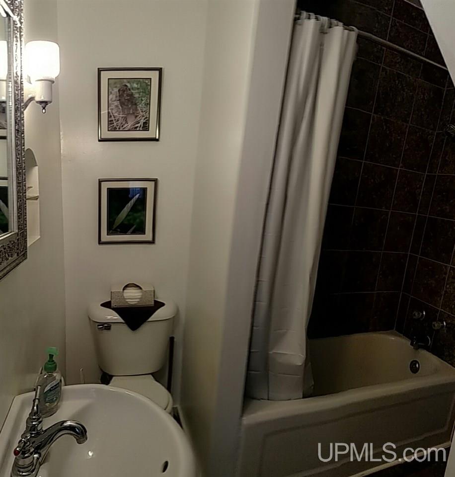 613 6th Street Ishpeming, MI 49849 - Photo 10 of 34 Gallery Image 10