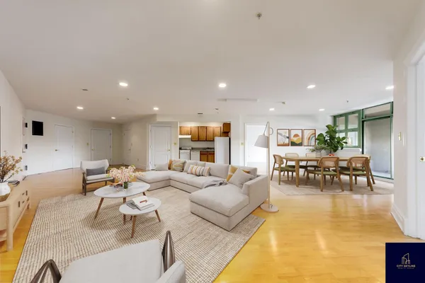 $740,000 | 19-19 24th Avenue, Unit L411 | Astoria