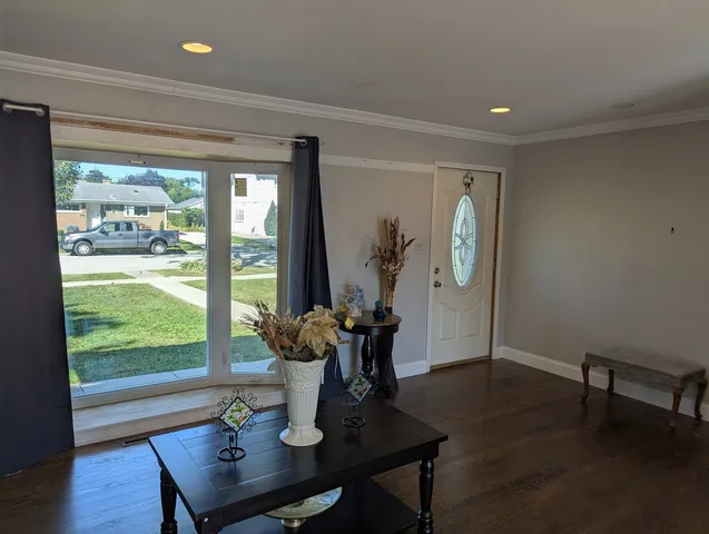 $398,000 | 8927 Belleforte Avenue, Morton Grove, IL 60053