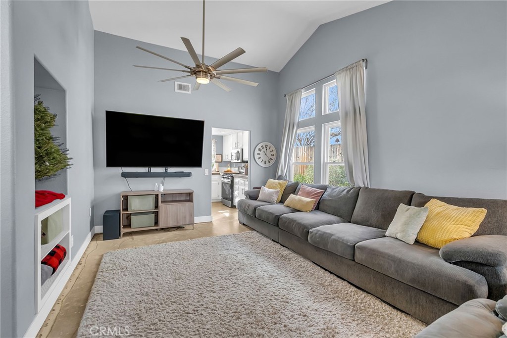 20647 Mesa Oak Drive Riverside, CA 92508 - Photo 3 of 29