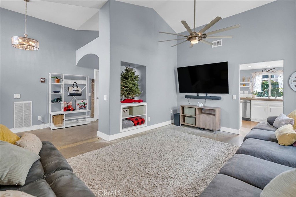 20647 Mesa Oak Drive Riverside, CA 92508 - Photo 4 of 29