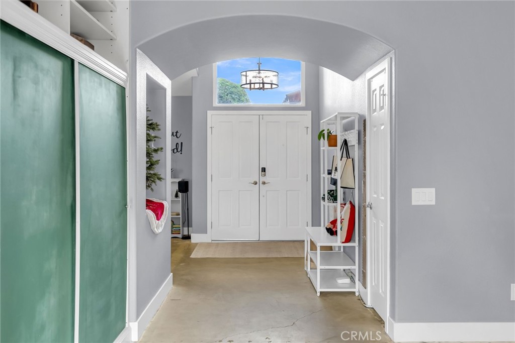 20647 Mesa Oak Drive Riverside, CA 92508 - Photo 5 of 29