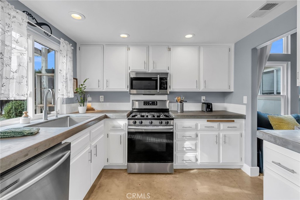 20647 Mesa Oak Drive Riverside, CA 92508 - Photo 9 of 29