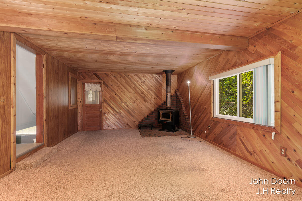 2014 3 Mile Road Northeast Grand Rapids, MI 49505 - Photo 12 of 43 IMG_1011