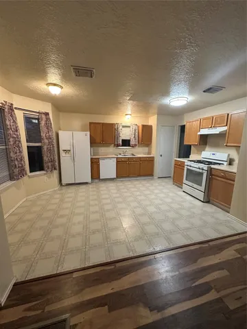 $1,900 | 4803 East Parma Drive, Rosenberg, TX 77471