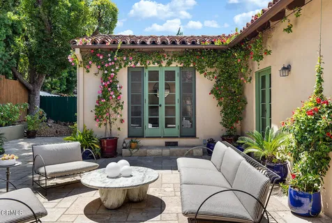 $1,900,000 | 3177 Lake Hollywood Drive, Los Angeles, CA 90068