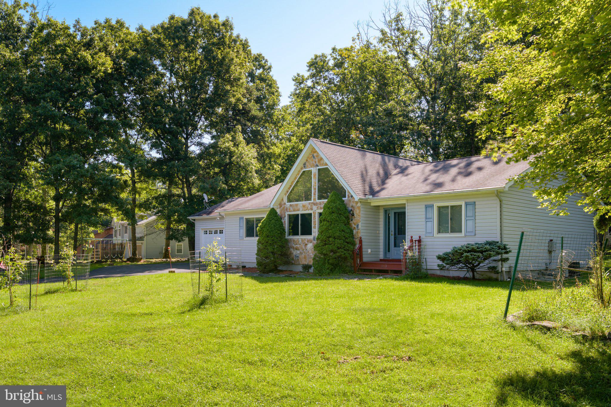 513 Gandolf Road Tamiment, PA 18371 - Photo 3 of 33 Gallery Image 3