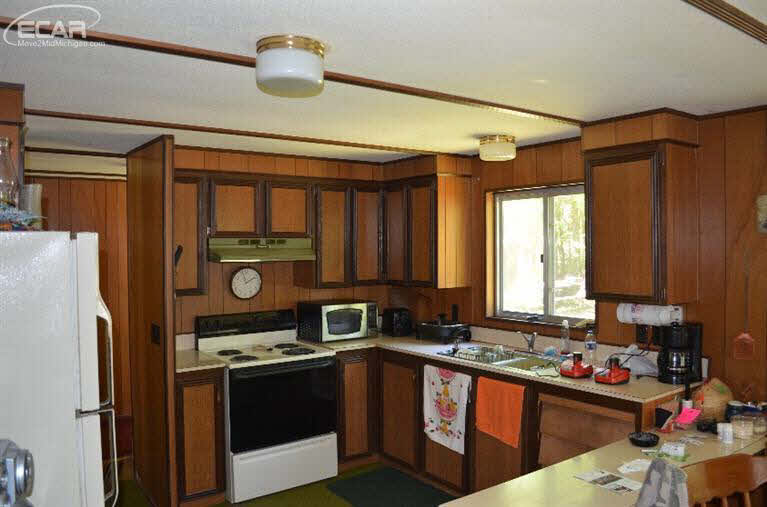7304 Kauffman Road Presque Isle, MI 49777 - Photo 8 of 21 21299027-7.JPG