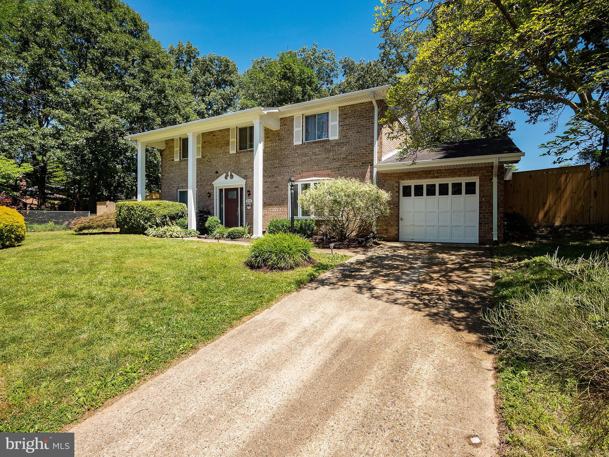 8144 Edmonton Court Springfield, VA 22152 - Photo 2 of 41 Gallery Image 2