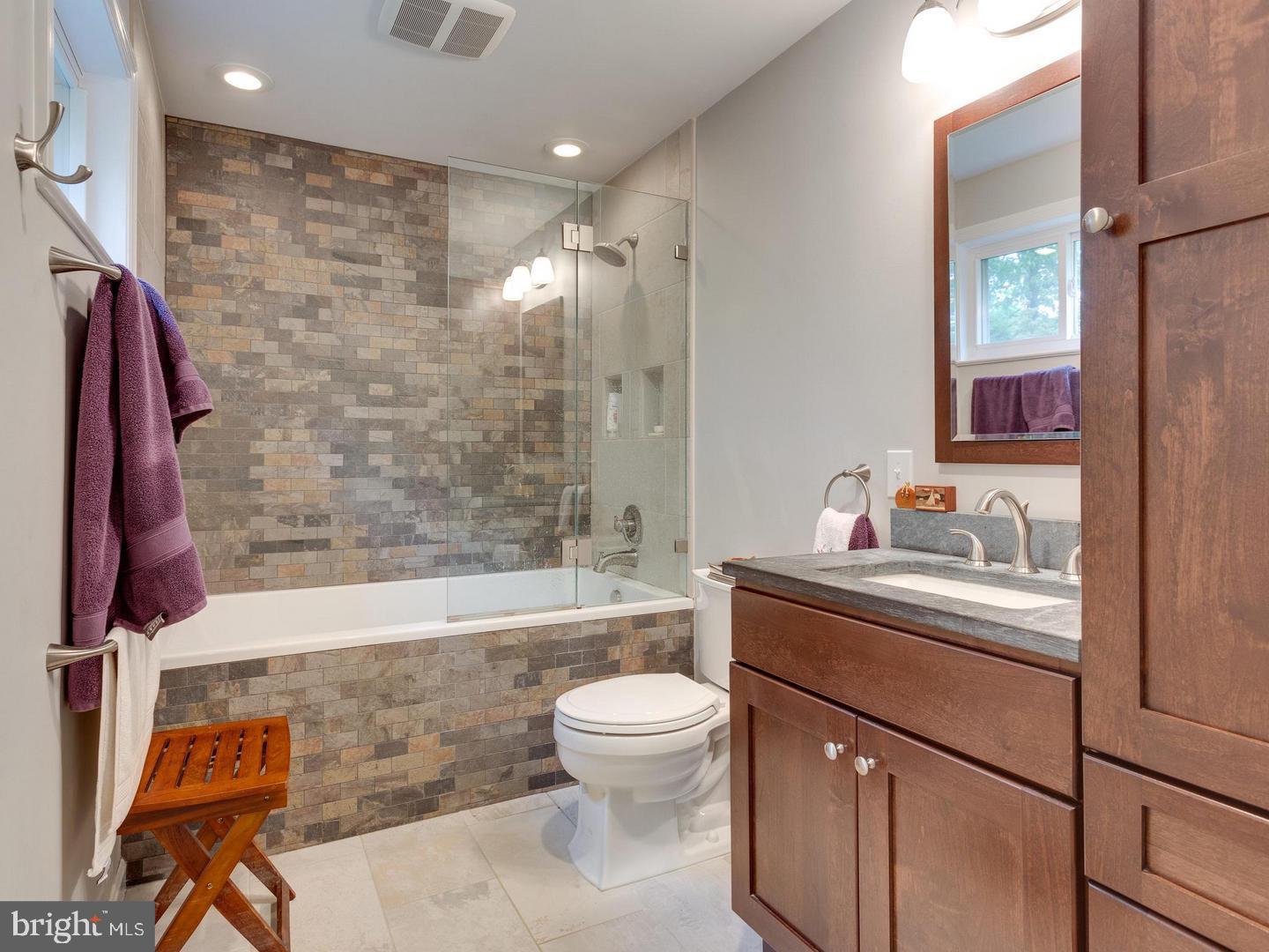8144 Edmonton Court Springfield, VA 22152 - Photo 22 of 41 Gallery Image 22