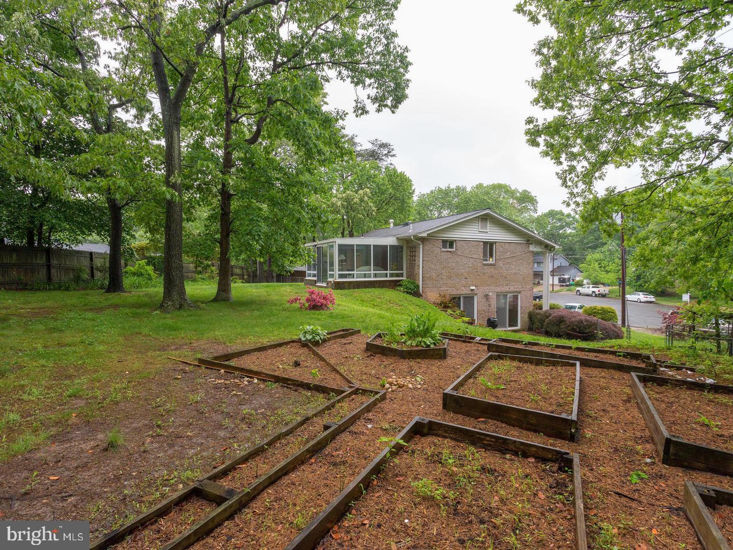 8144 Edmonton Court Springfield, VA 22152 - Photo 41 of 41 Gallery Image 41