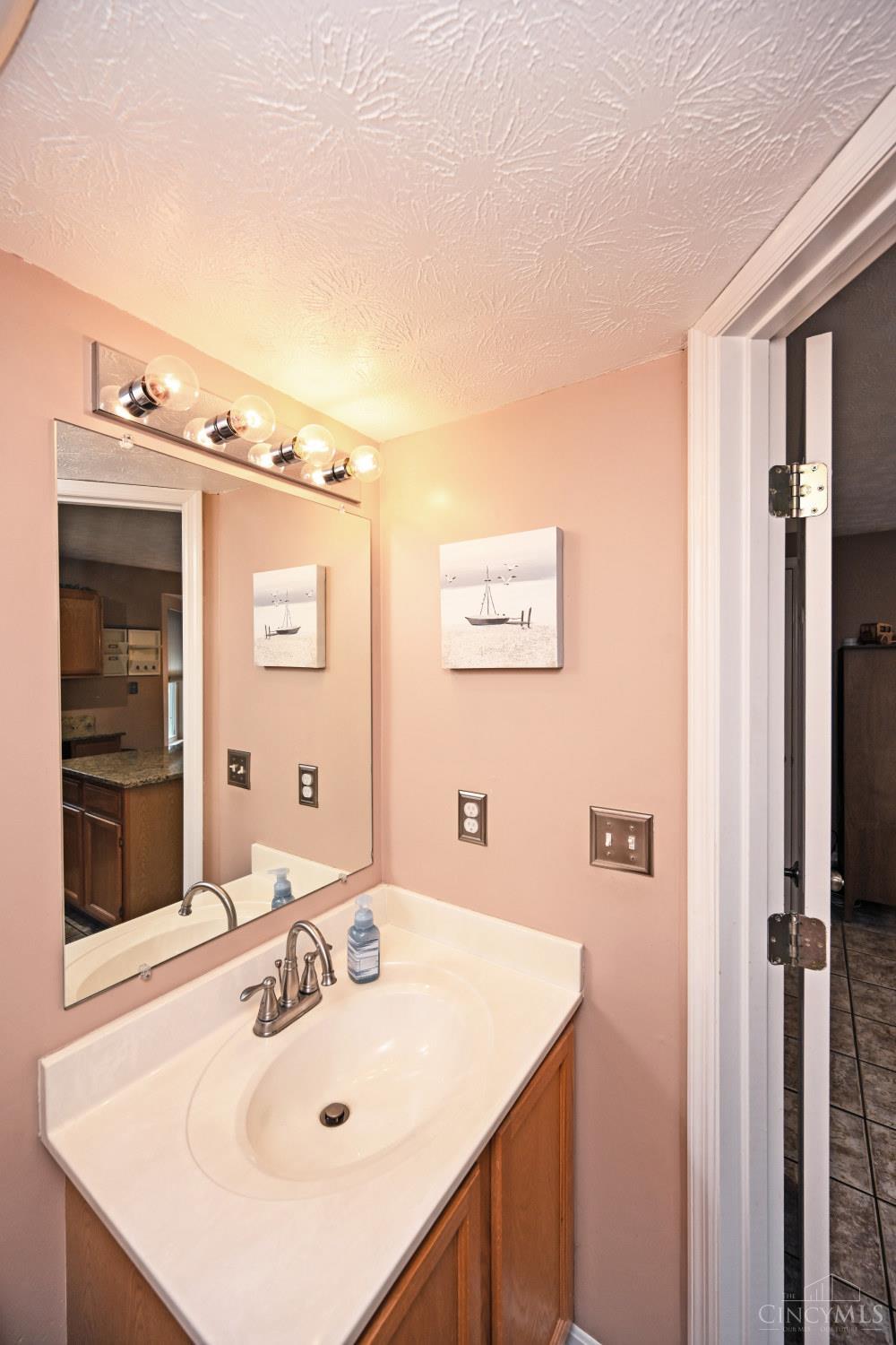 9563 Deer Track Road West Chester, OH 45069 - Photo 20 of 40