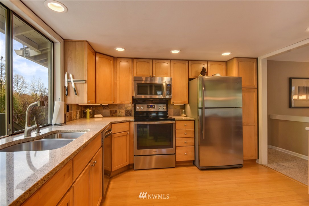 22131 5th Drive Southeast Bothell, WA 98021 - Photo 7 of 20
