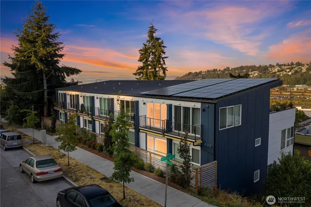 $824,000 | 2273 14th Avenue West, Seattle, WA 98119