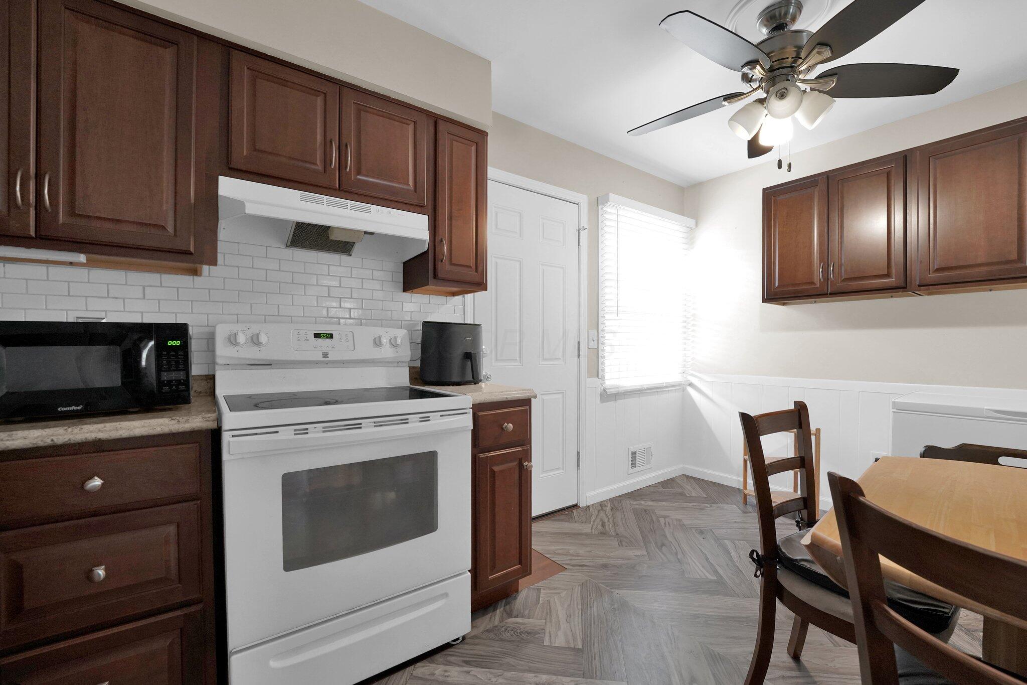 5738 Beechcroft Road, Unit L Columbus, OH 43229 - Photo 8 of 25 8-web-or-mls-5738-beechcroft-rd-unit-l
