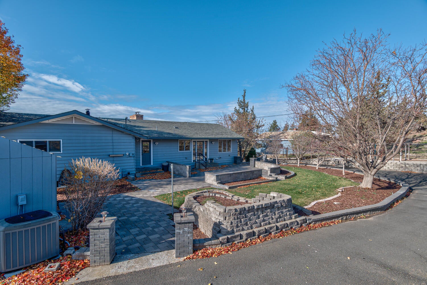 2101 Southwest Locust Way Madras, OR 97741 - Photo 4 of 50 Back Patio